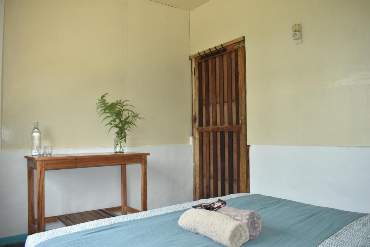 Mama'S Homestay Ruteng Exterior photo
